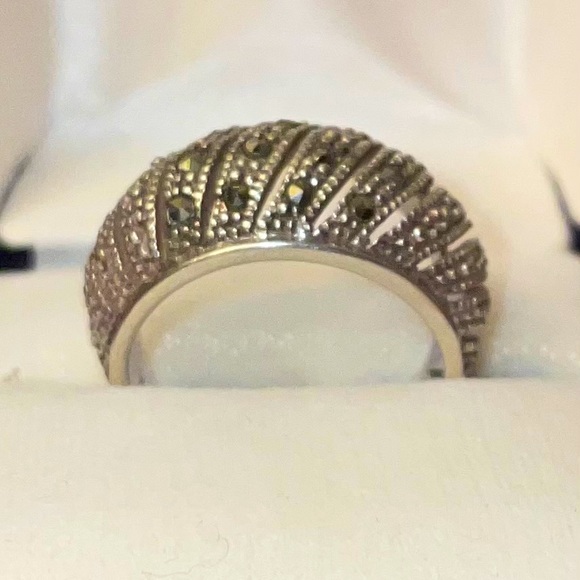 925 Sterling Silver Marcasite Gem Domed Design - Picture 2 of 6